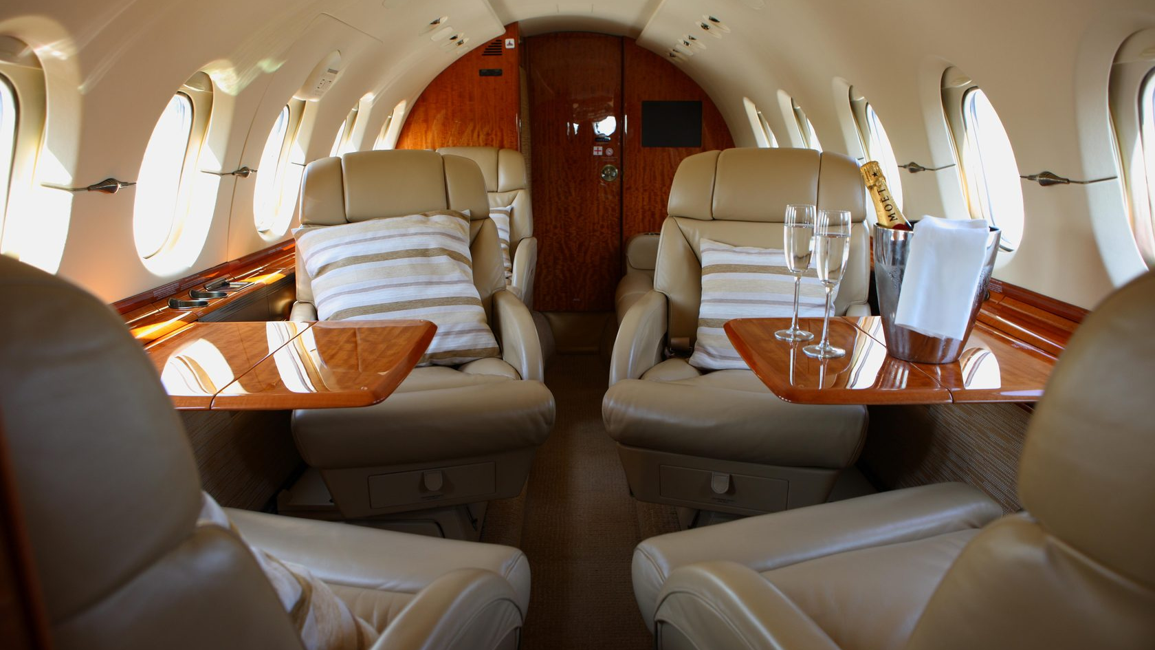 HAWKER 800XP — фото 3