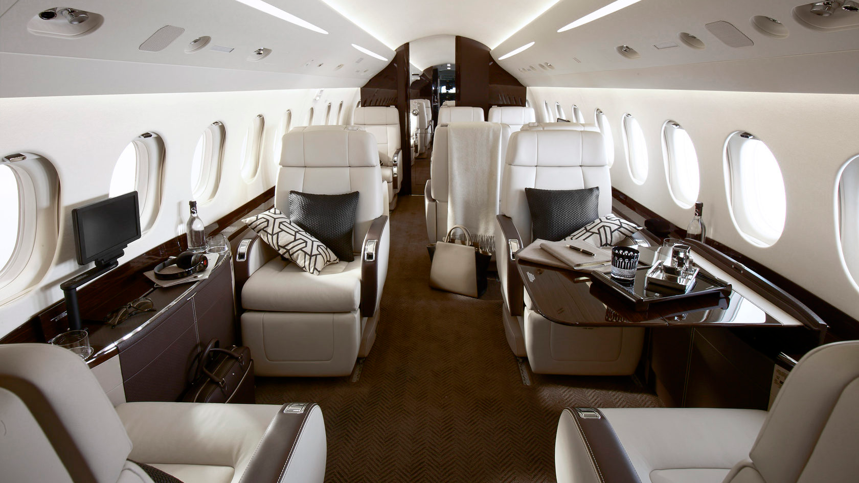 DASSAULT FALCON 2000 SERIES — фото 2