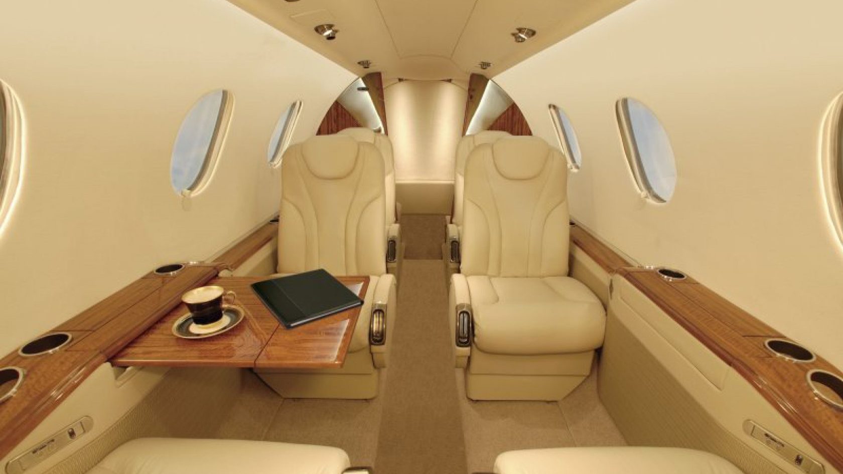 HAWKER BEECHCRAFT PREMIER IA — фото 2