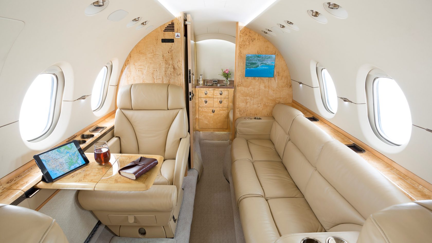 HAWKER 800XP — фото 2
