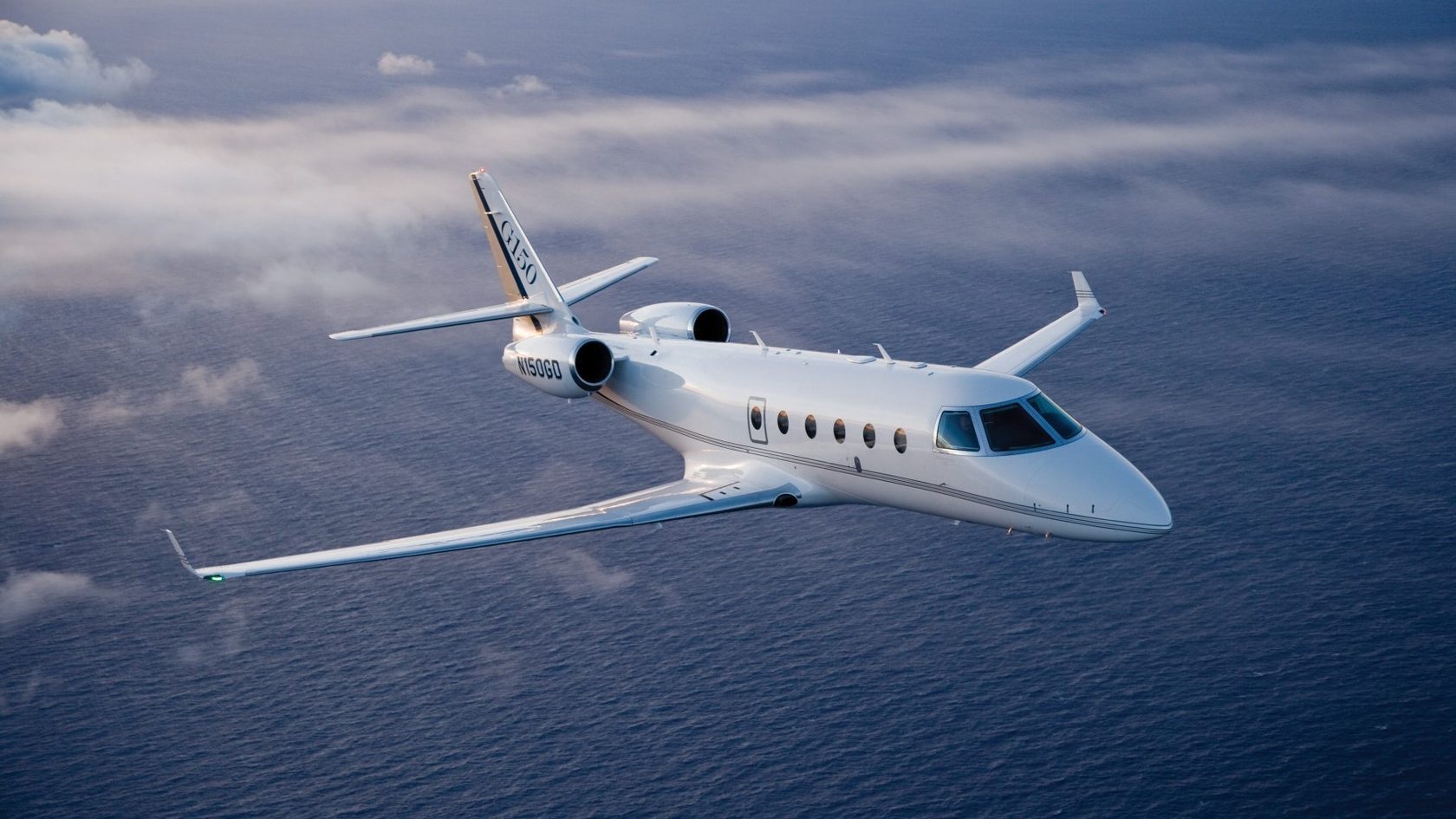 GULFSTREAM G150 — фото 1