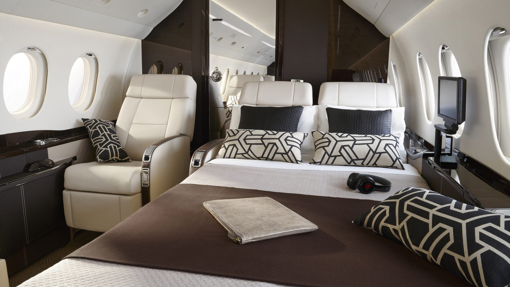 DASSAULT FALCON 2000 SERIES — фото 3